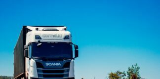 8 Great Reasons Why You Should Consider Becoming An HGV Driver HGV Driver